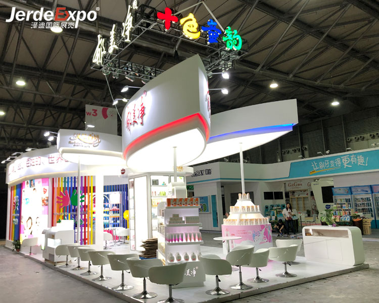 對于中小型展商什么樣的材質(zhì)比較適合展位建設(shè)？