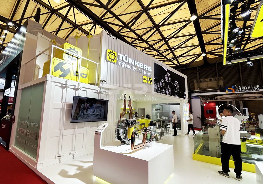 汽車(chē)裝備展位裝修