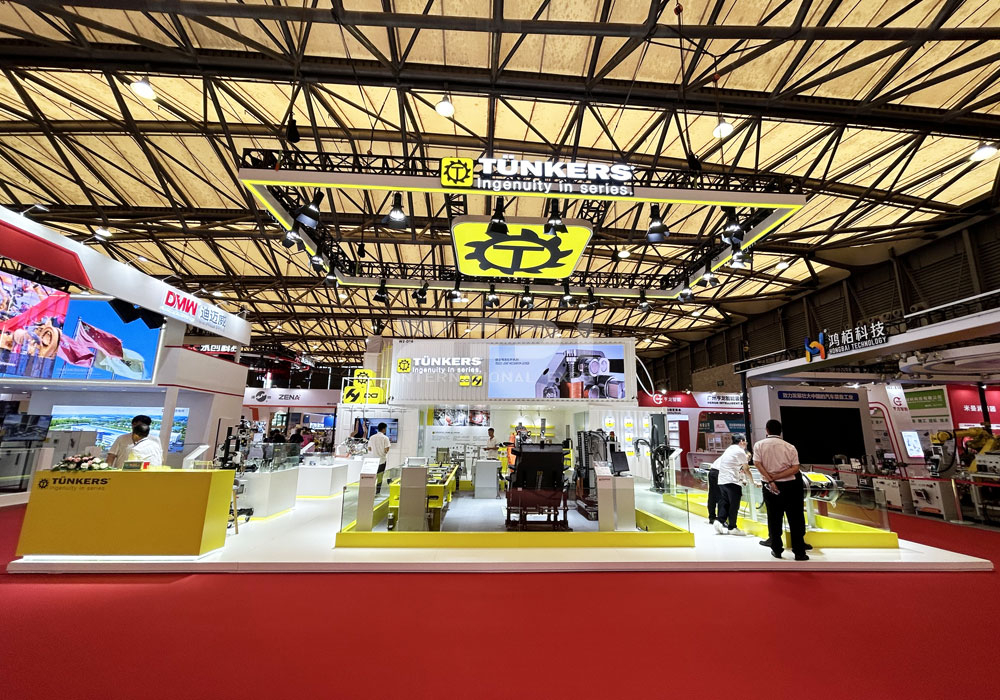 汽車(chē)裝備展位搭建布置